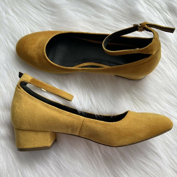 Forever 21 Block Heels Velvet Yellow Mustard Sz 7 - Picture 1 of 8